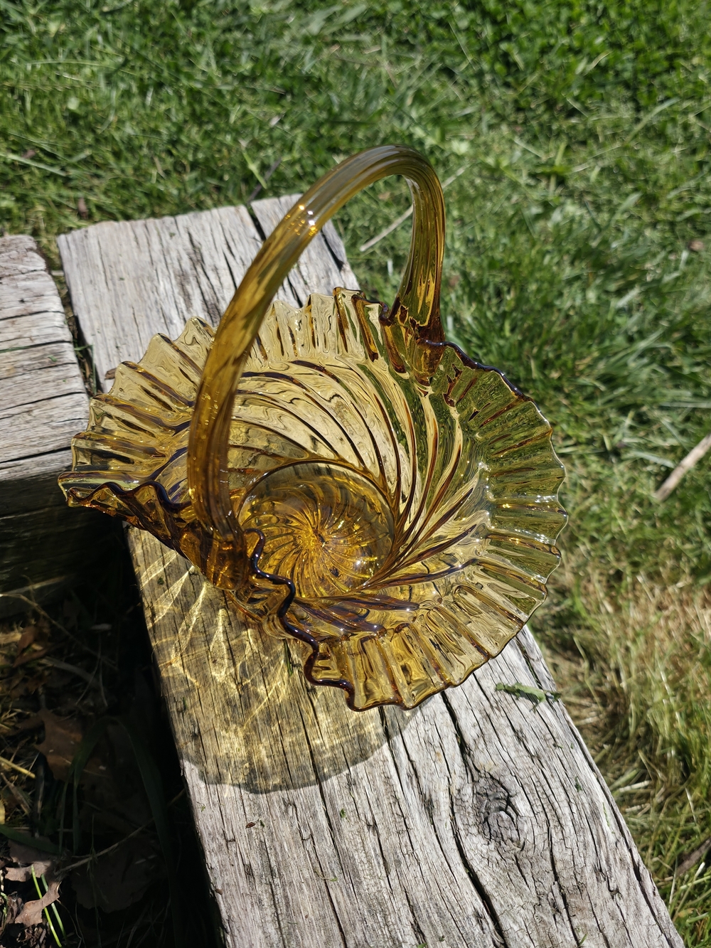 Amber Glass Ruffled Basket - Home Art Decorative Accent - Picture 5 of 8